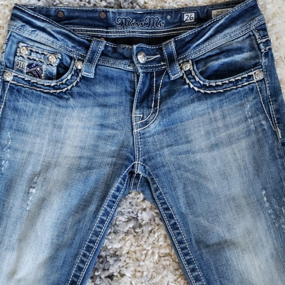 Miss Me Cuffed Capri Jeans.  Size 26. - Picture 4 of 8